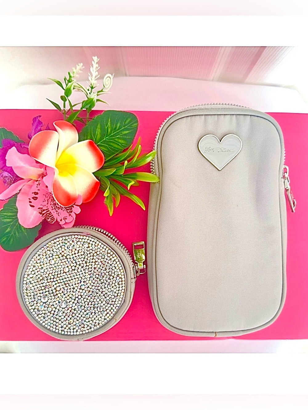 #70 BETSEY JOHNSON ~ Gray Wristlet/Crossbody w/Rhinestone Round Coin Pouch